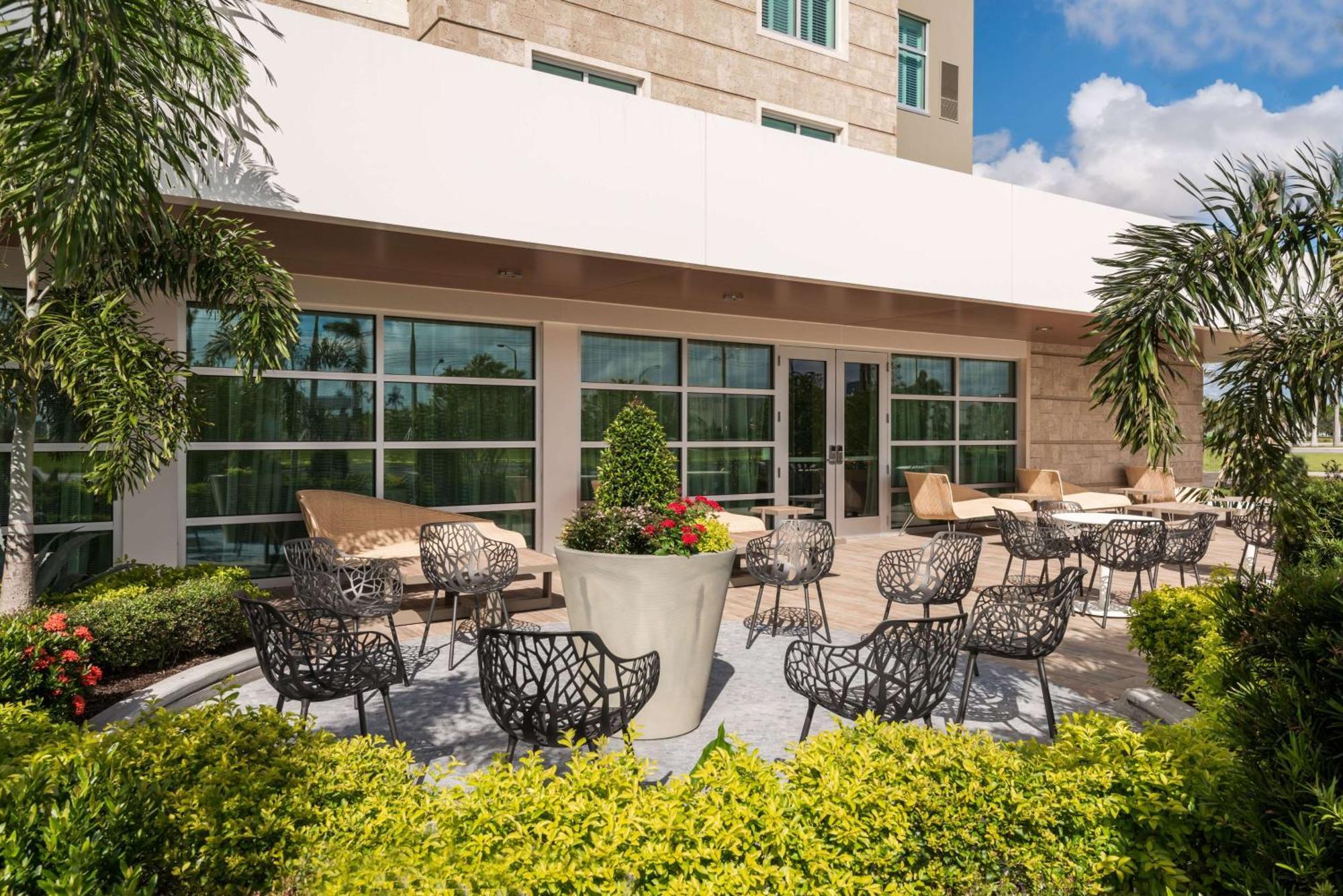 Homewood Suites By Hilton Sarasota-Lakewood Ranch The Meadows Exterior photo